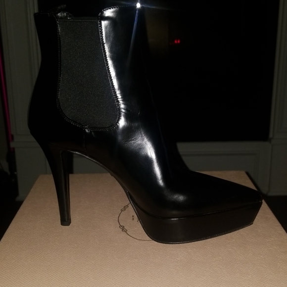 Authentic Prada ankle boots - Picture 4 of 7
